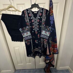 Sale‼️Zaha by Zainab Chottani Embroidered Salwaar Kameez in size 24”